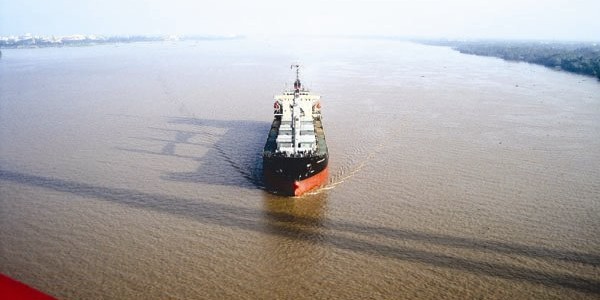 Phí logistics cao gấp ba lần Singapore